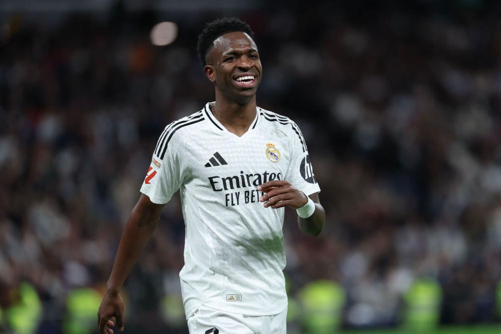 充满悬念和 充满悬念和